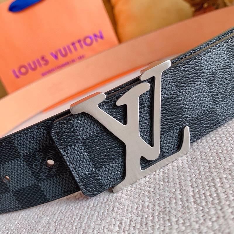 Louis Vuitton Belt Logo