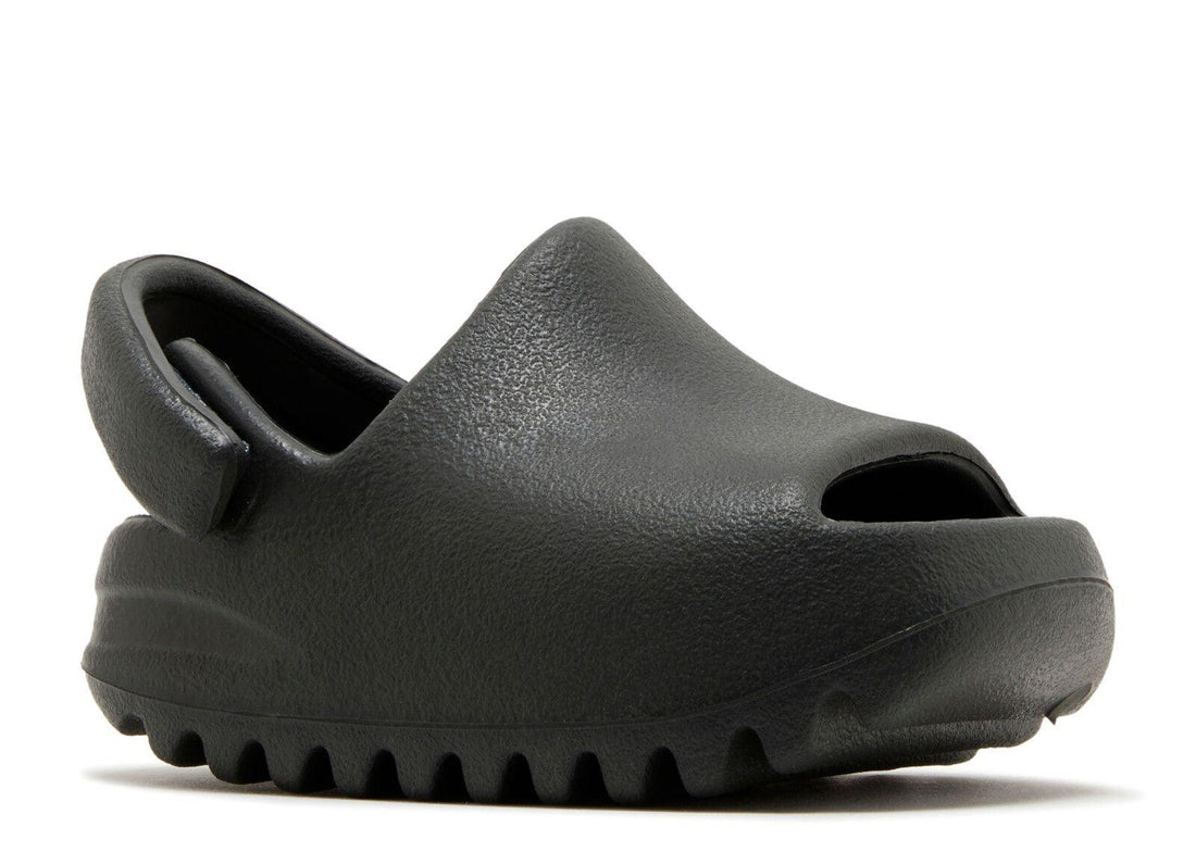 Yeezy Slides "Dark Onyx"