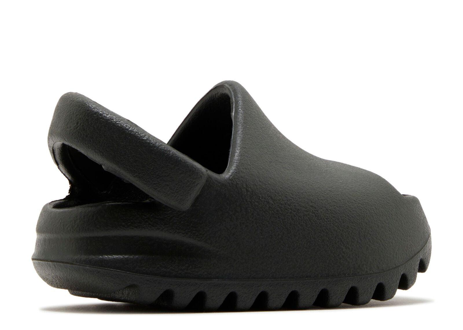 Yeezy Slides "Dark Onyx"