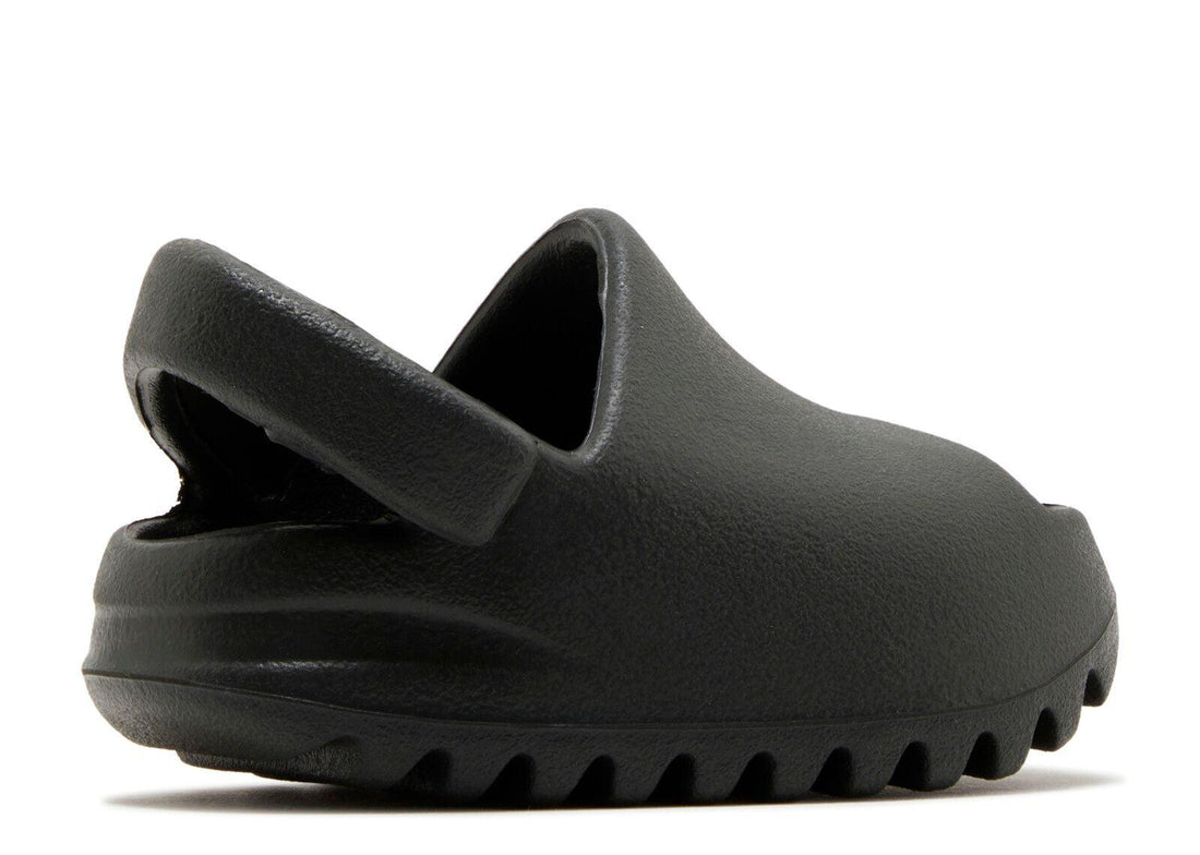 Yeezy Slides "Dark Onyx"