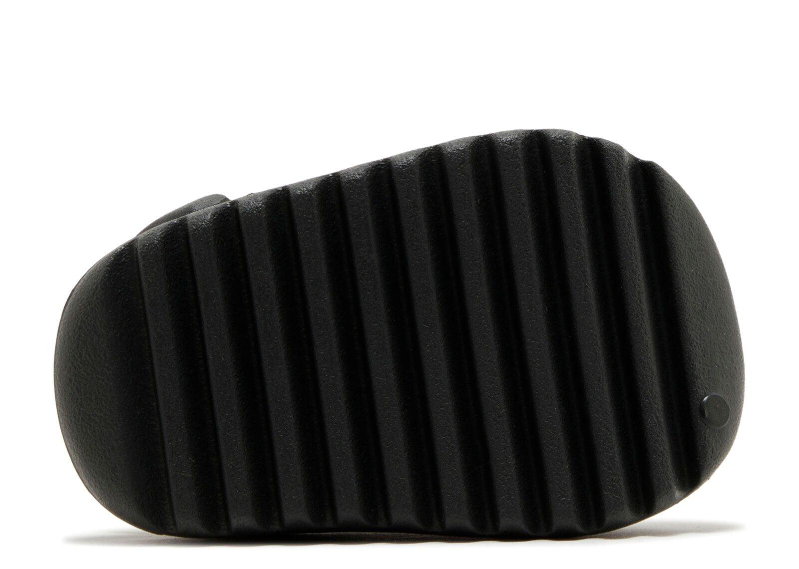 Yeezy Slides "Dark Onyx"