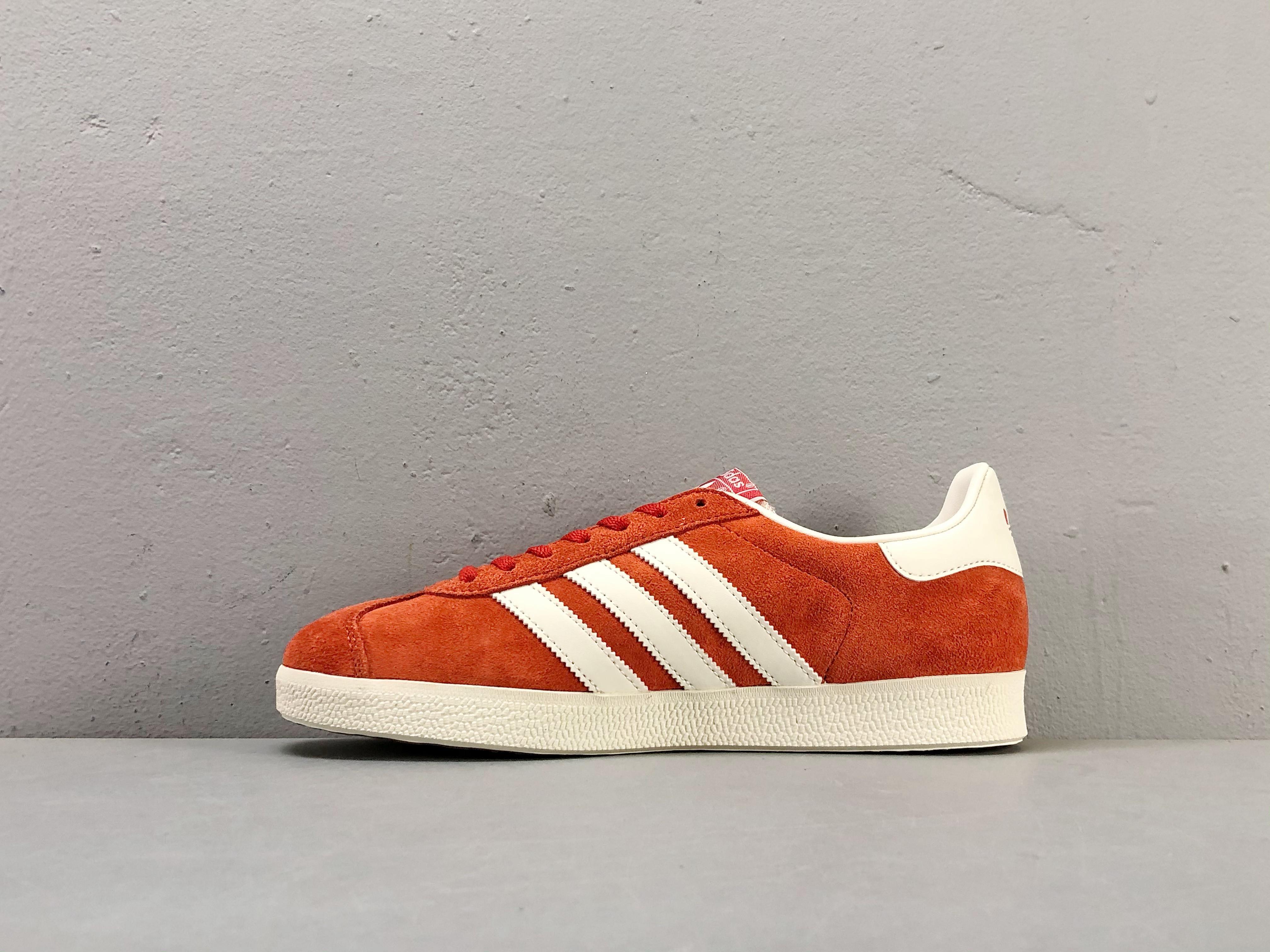 Adidas Originals Gazelle Indoor 'BPreloved Red Off White Cream White'