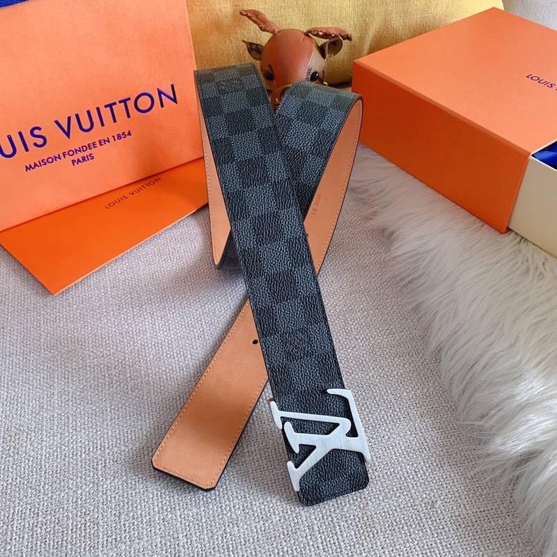 Louis Vuitton Belt Logo