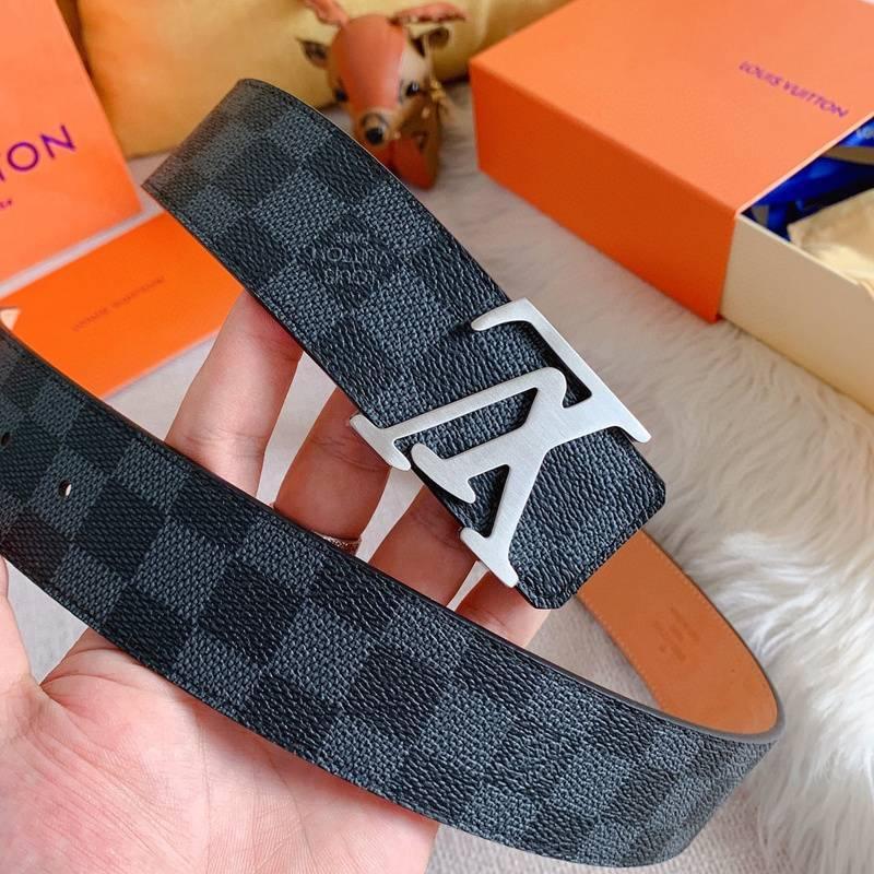 Louis Vuitton Belt Logo
